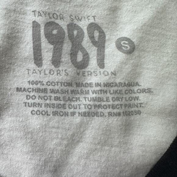 Taylor Swift 1989 Taylor's Version Photo Ringer T-Shirt Adult’s Small Off-White - Picture 5 of 8